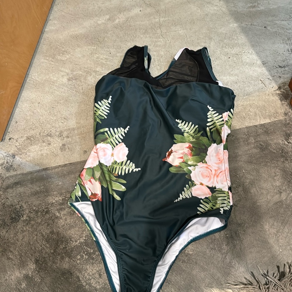 Cupshe medium size 8. Wore once.